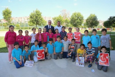 Başkan Aydın Silahtarağa Ortaokulu Sergisi'ne Katıldı