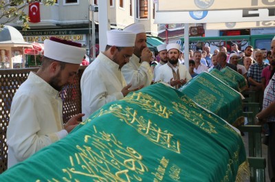 Cenaze Namazları Eyüp Sultan Camii'nde Kılındı