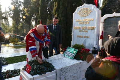 Mehmet Akif Ersoy Kabri Başında Anıldı
