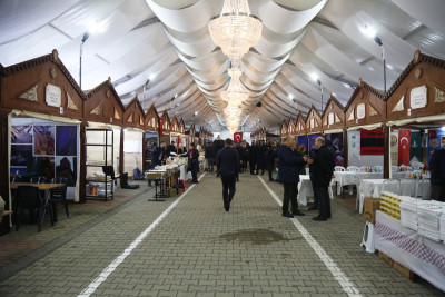 Alibeyköy Osmanlı Park Ramazan Çarşısı açıldı