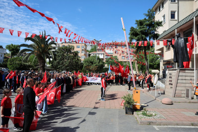 Eyüpsultan'da 19 Mayıs kutlamaları gençlik yürüyüşüyle başladı