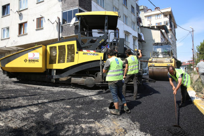  Eyüpsutan'da asfalt çalışmaları tüm hızıyla sürüyor