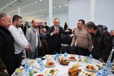 Başkan Özmen belediye personeliyle iftar sofrasında buluştu