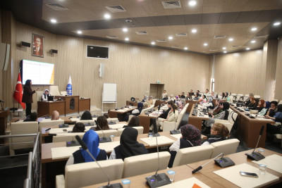 Dijital Dünyada Ebeveyn, Çocuk ve Genç Olmak Semineri düzenlendi Dijital Dünyada Ebeveyn, Çocuk ve Genç Olmak Semineri düzenlendi