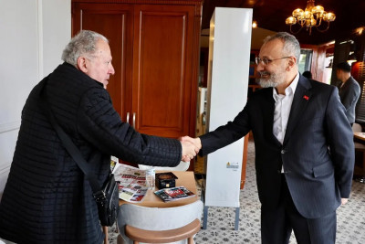 Mithat Bülent Özmen Emekliler Lokali – Musiki Kafe'yi ziyaret etti