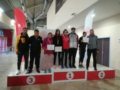 Eyüpsultan Atletizm Takımı, Tuğçe Özkan, Zeynep Sunay Yıldız, atlet