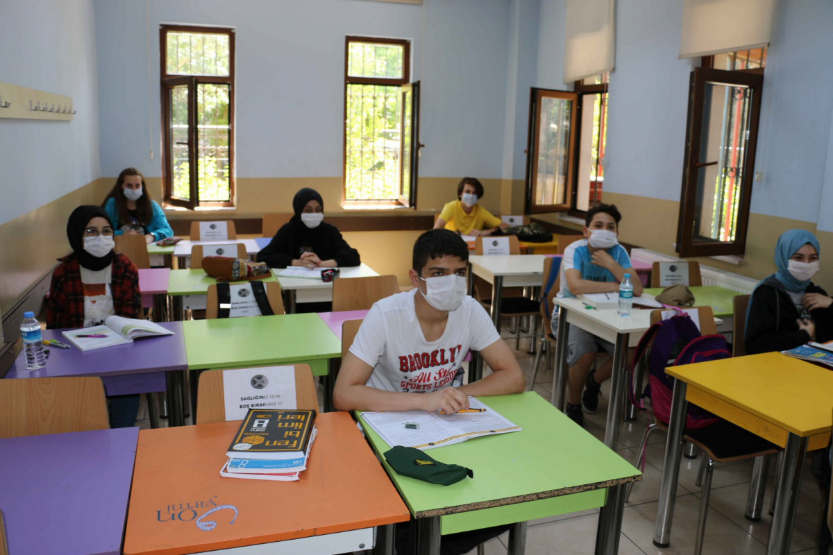 Eyüpsultan Belediyesi Yüz Yüze Deneme Sınavları Başlattı
