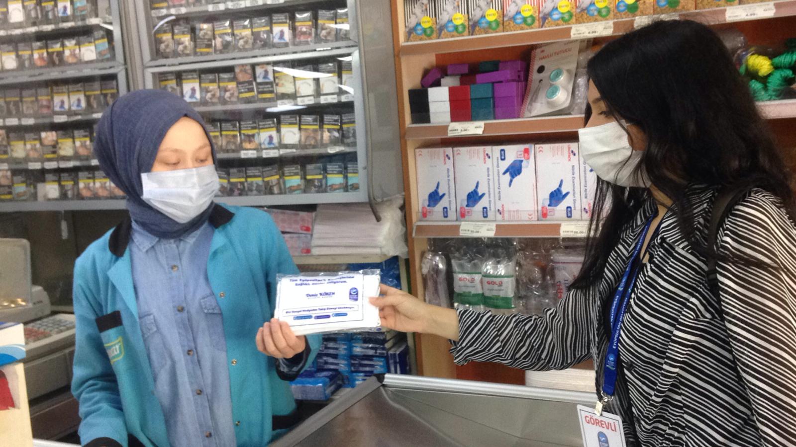 Eyüpsultan Belediyesi Ücretsiz Maske Dağıtıyor