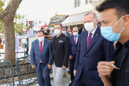 Cumhurbaşkanı Erdoğan, doğalgaz müjdesi öncesi Eyüpsultan'ı ziyaret etti