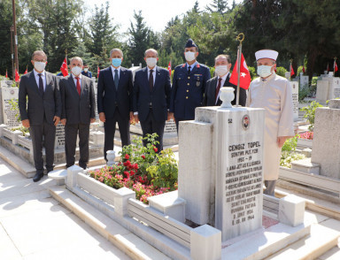 KKTC Cumhurbaşkanı Ersin Tatar'dan Kıbrıs Şehidi Cengiz Topel'e ziyaret