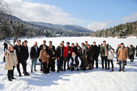 Üniversiteli gençlerle Türkiye'nin cennet köşesi Bolu'ya yolculuk