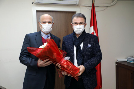 Eyüpsultan'da sağlık çalışanlarının bayramı çiçeklerle kutlandı