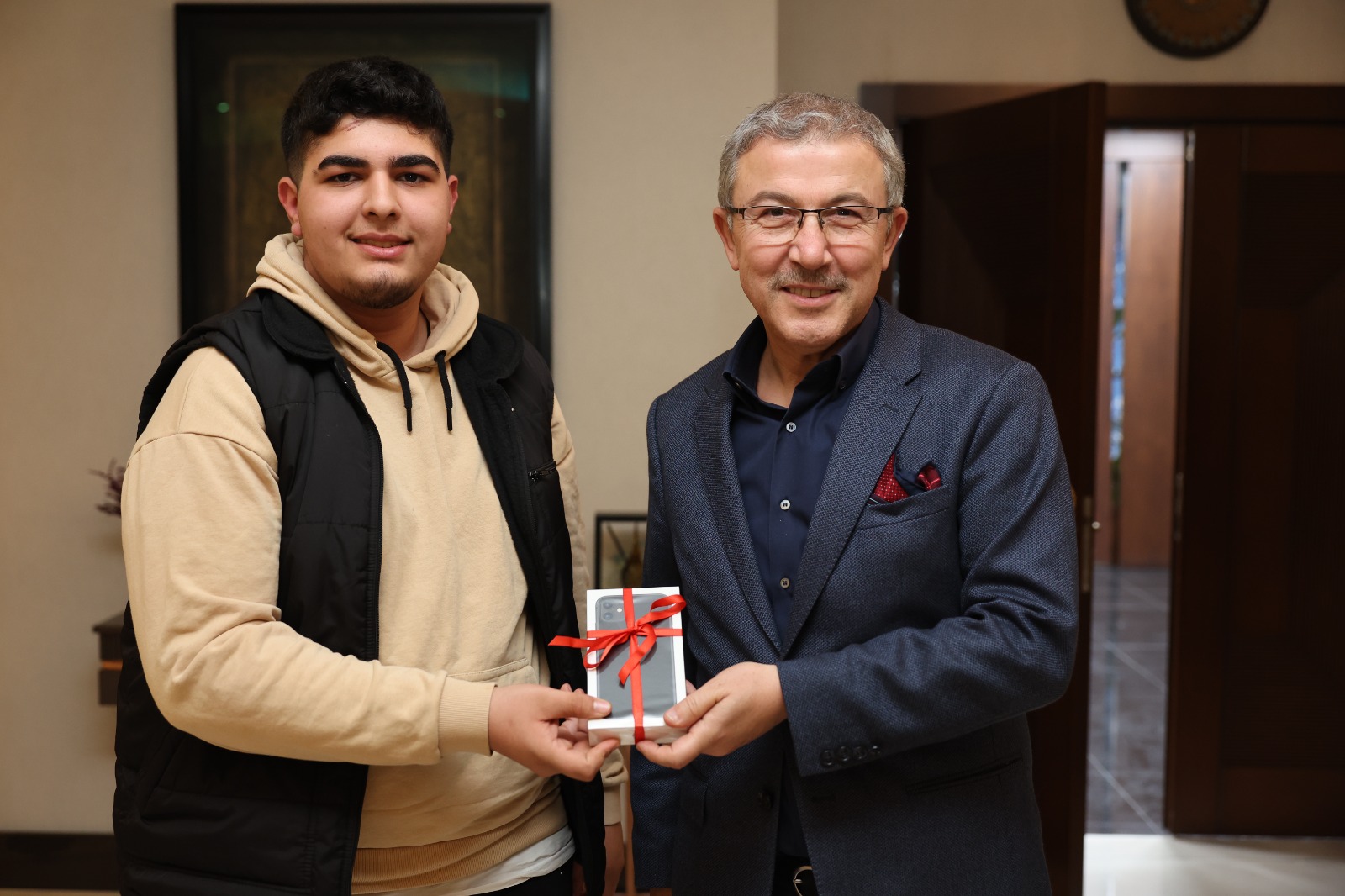 Genç Eyüpsultan'da Aralık ayı kazananları ödüllerini aldı
