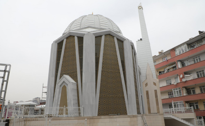 Esentepe Camii'nde ilk Teravih namazı kılındı