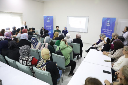 Eyüpsultanlı kadınlara antibiyotik kullanımı semineri