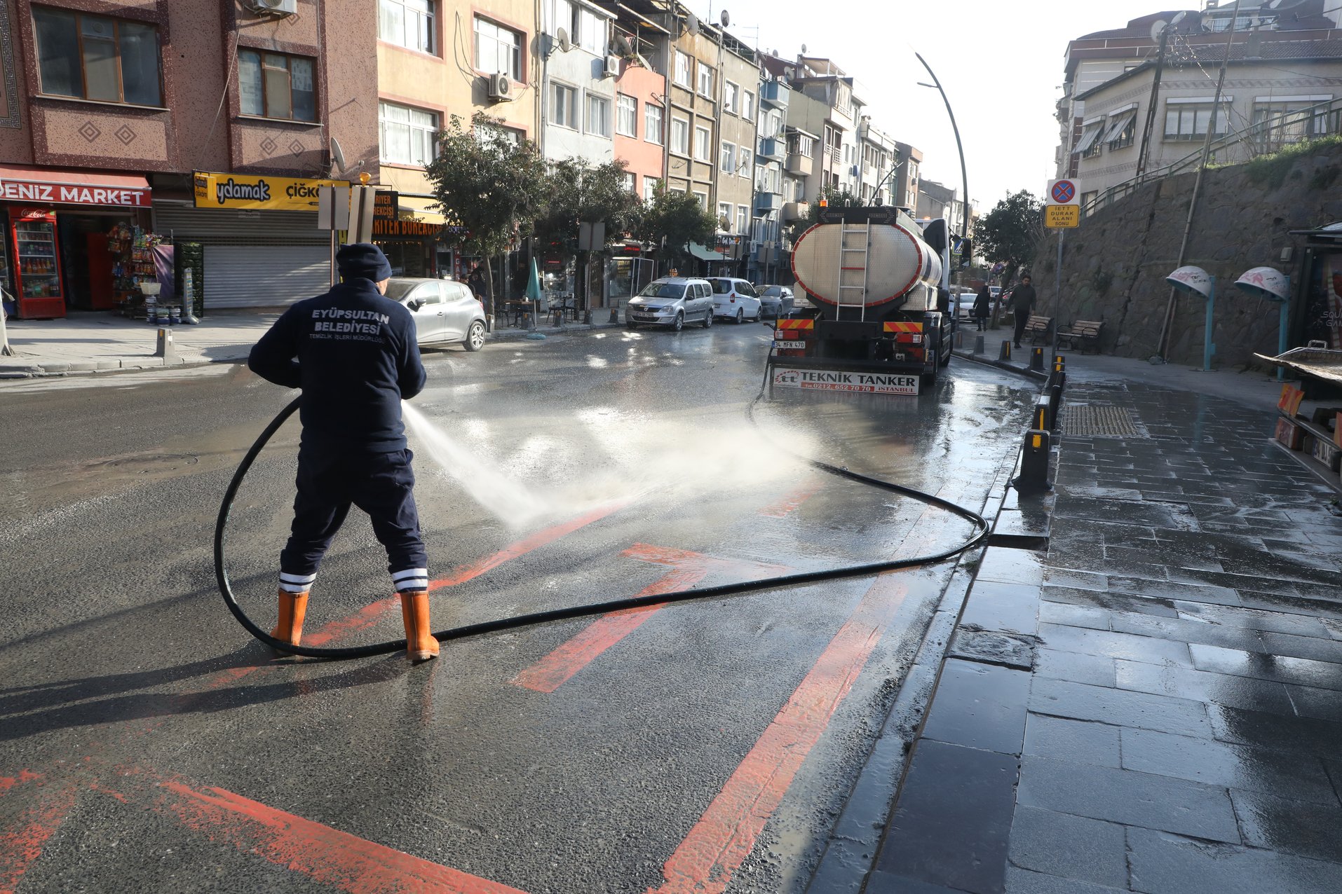 Eyüpsultan'da cadde ve sokaklar her gün tertemiz