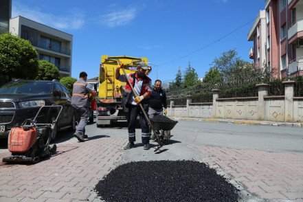 Eyüpsultan'da yaşam konforu için çalışmalar aralıksız devam ediyor Eyüpsultan'da yaşam konforu için çalışmalar aralıksız devam ediyor