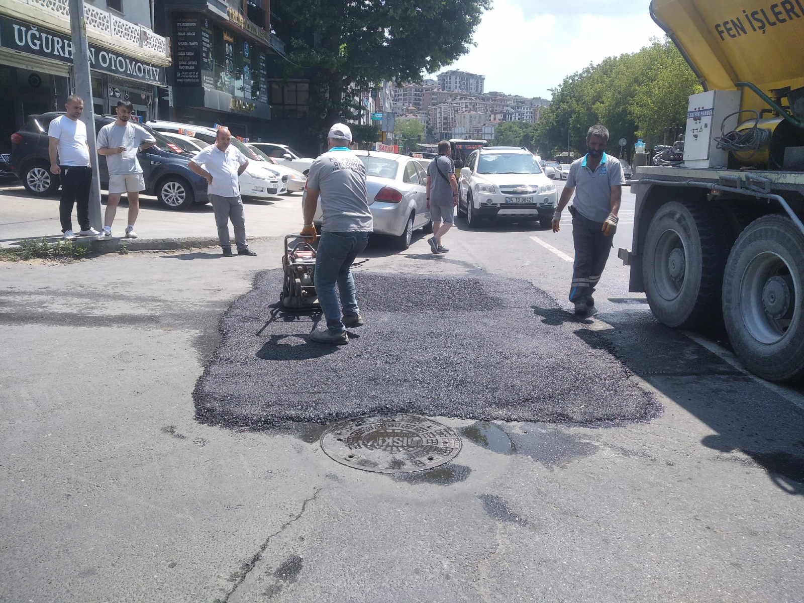 Eyüpsultan'da yaz hamlesi başladı: İlçenin dört bir yanında yoğun mesai Eyüpsultan'da yaz hamlesi başladı: İlçenin dört bir yanında yoğun mesai