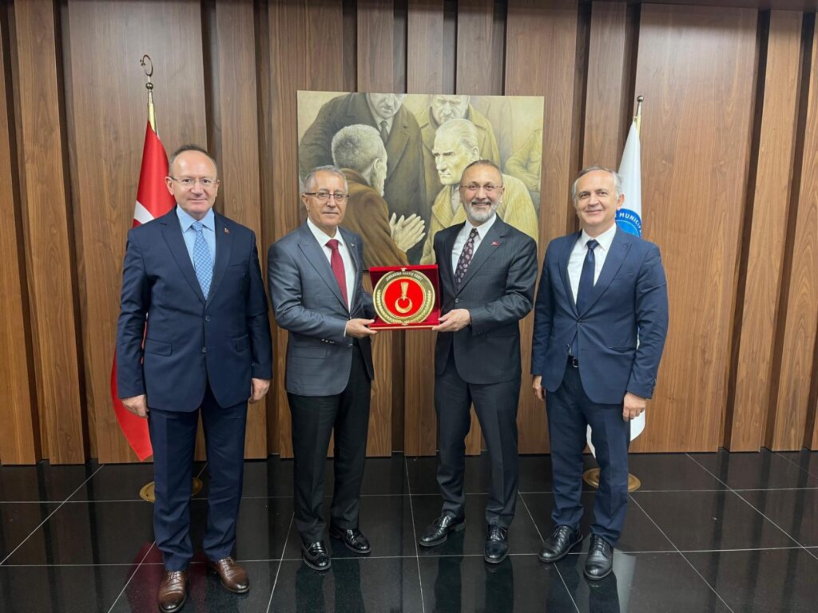Eyüpsultan Belediye Başkanı Mithat Bülent Özmen'e JAV Heyetinden ziyaret Eyüpsultan Belediye Başkanı Mithat Bülent Özmen'e JAV Heyetinden ziyaret