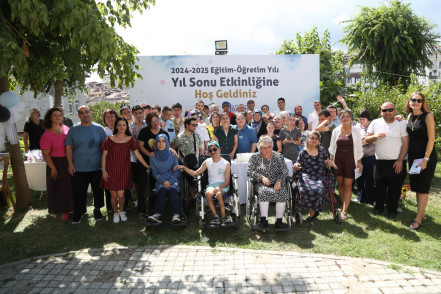 Eyüpsultan'da özel öğrencilerimizin mezuniyet coşkusu Eyüpsultan'da özel öğrencilerimizin mezuniyet coşkusu