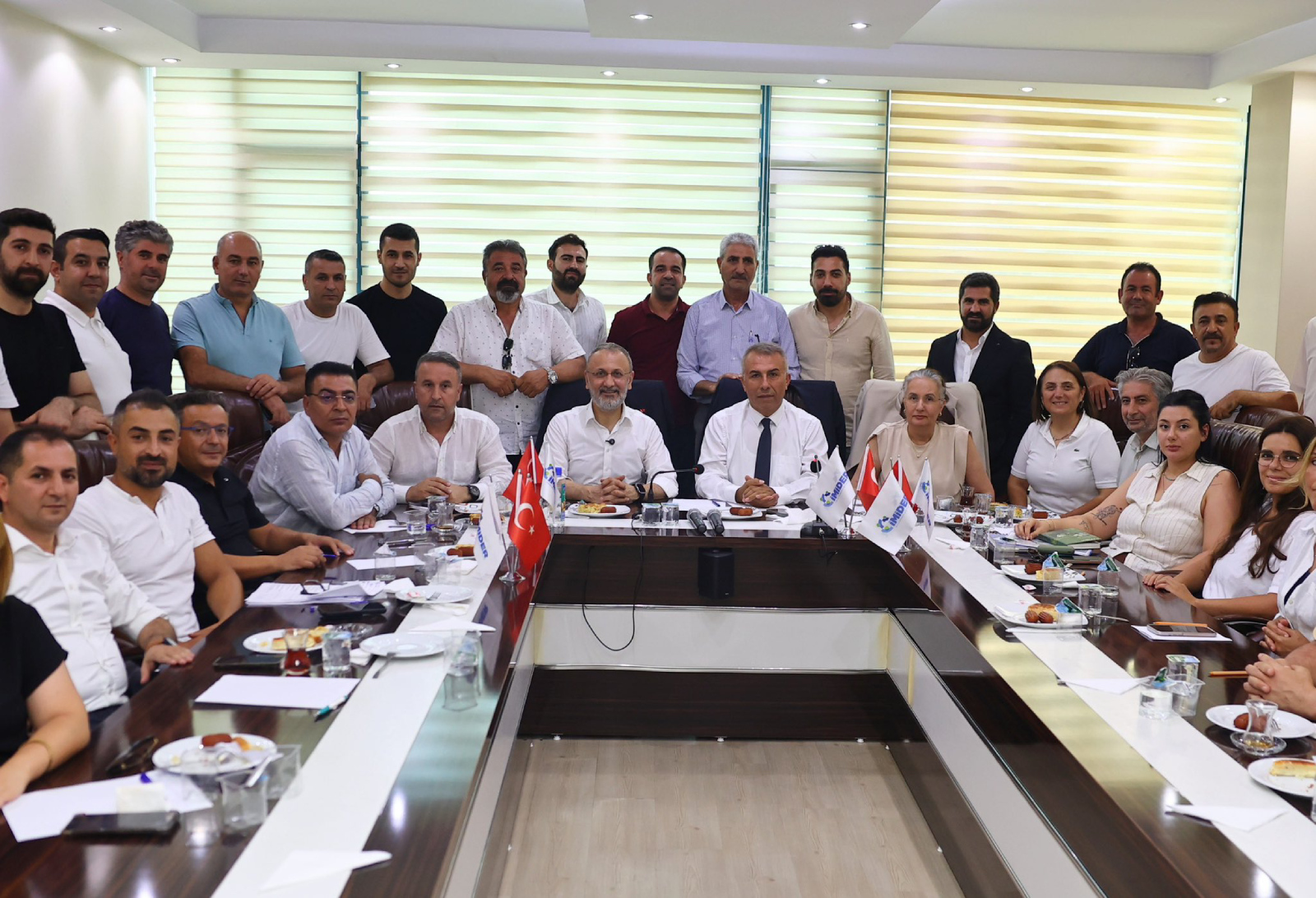 Başkan Özmen, İMİDER'i ziyaret etti Başkan Özmen, İMİDER'i ziyaret etti