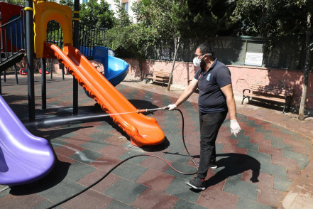 Haşerelerle Mücadele Aralıksız Sürüyor Haşerelerle Mücadele Aralıksız Sürüyor