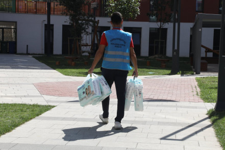 Hasta bezleri ihtiyaç sahiplerine ulaştırılıyor Hasta bezleri ihtiyaç sahiplerine ulaştırılıyor
