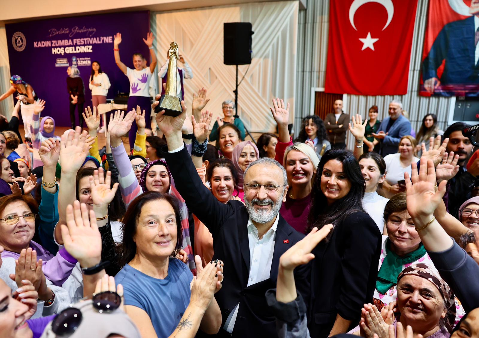 Eyüpsultanlı kadınlardan “Birlikte Güçlüyüz!” mesajı Eyüpsultanlı kadınlardan “Birlikte Güçlüyüz!” mesajı