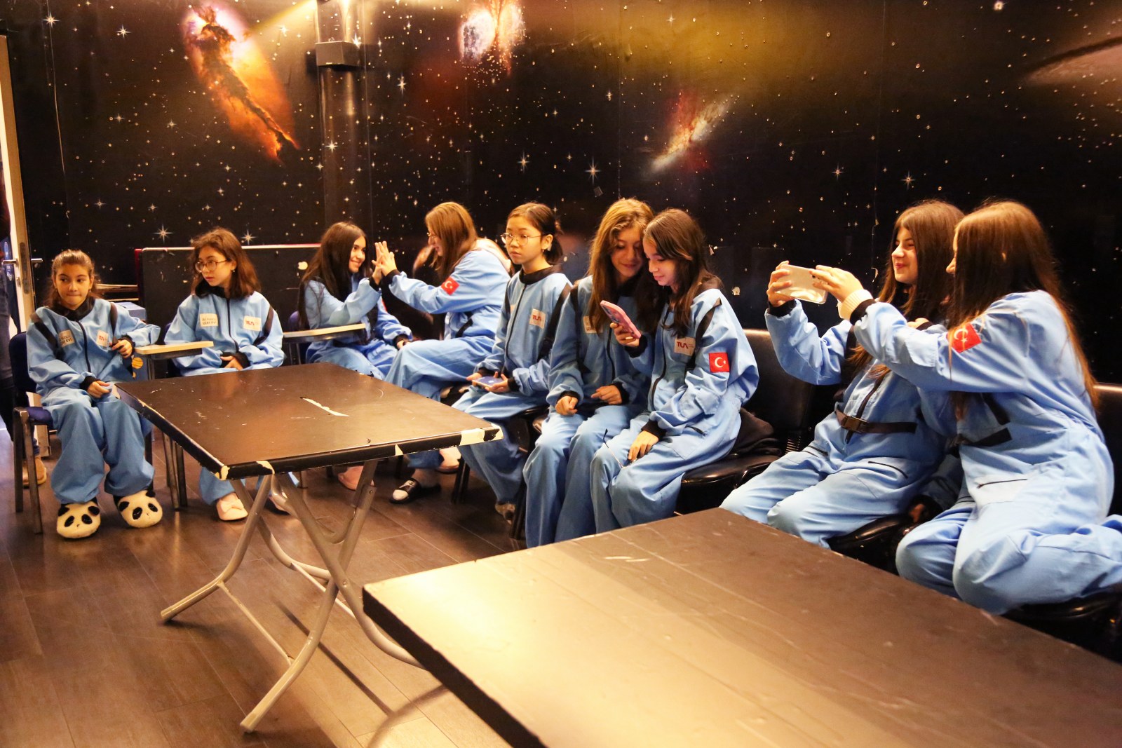 Gençler uzayın kapılarını Ali Kuşçu Uzay Evi'nde aralıyor