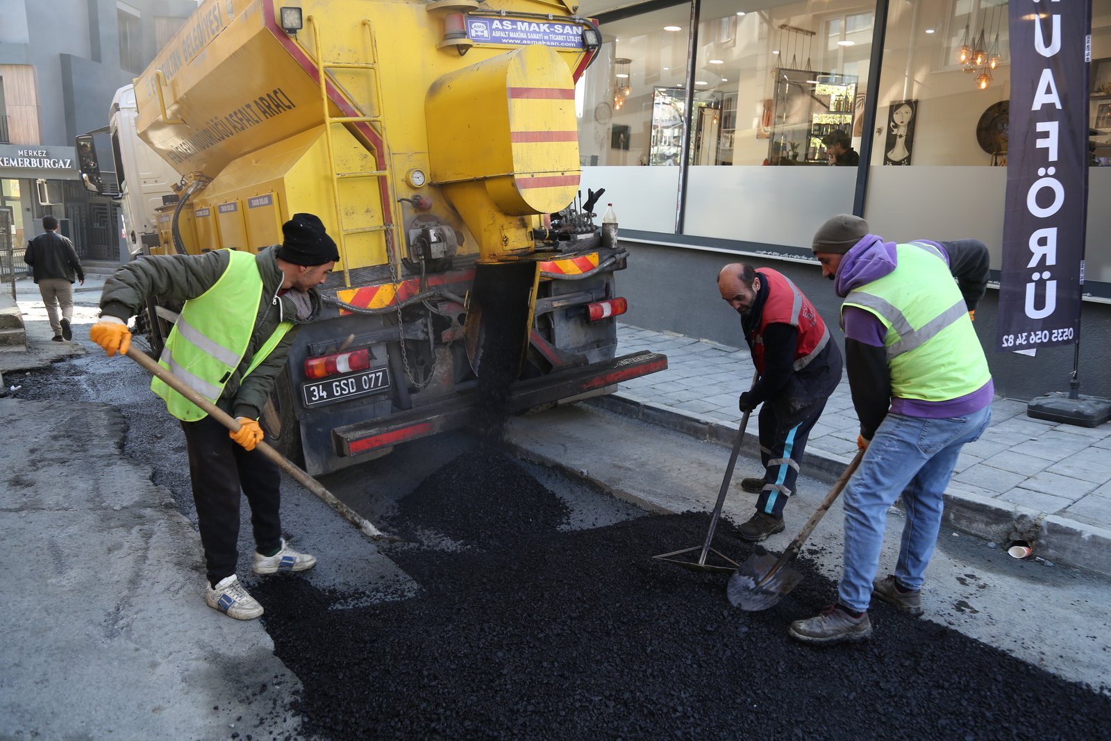 Eyüpsultan'da çalışmalar hız kesmeden devam ediyor Eyüpsultan'da çalışmalar hız kesmeden devam ediyor