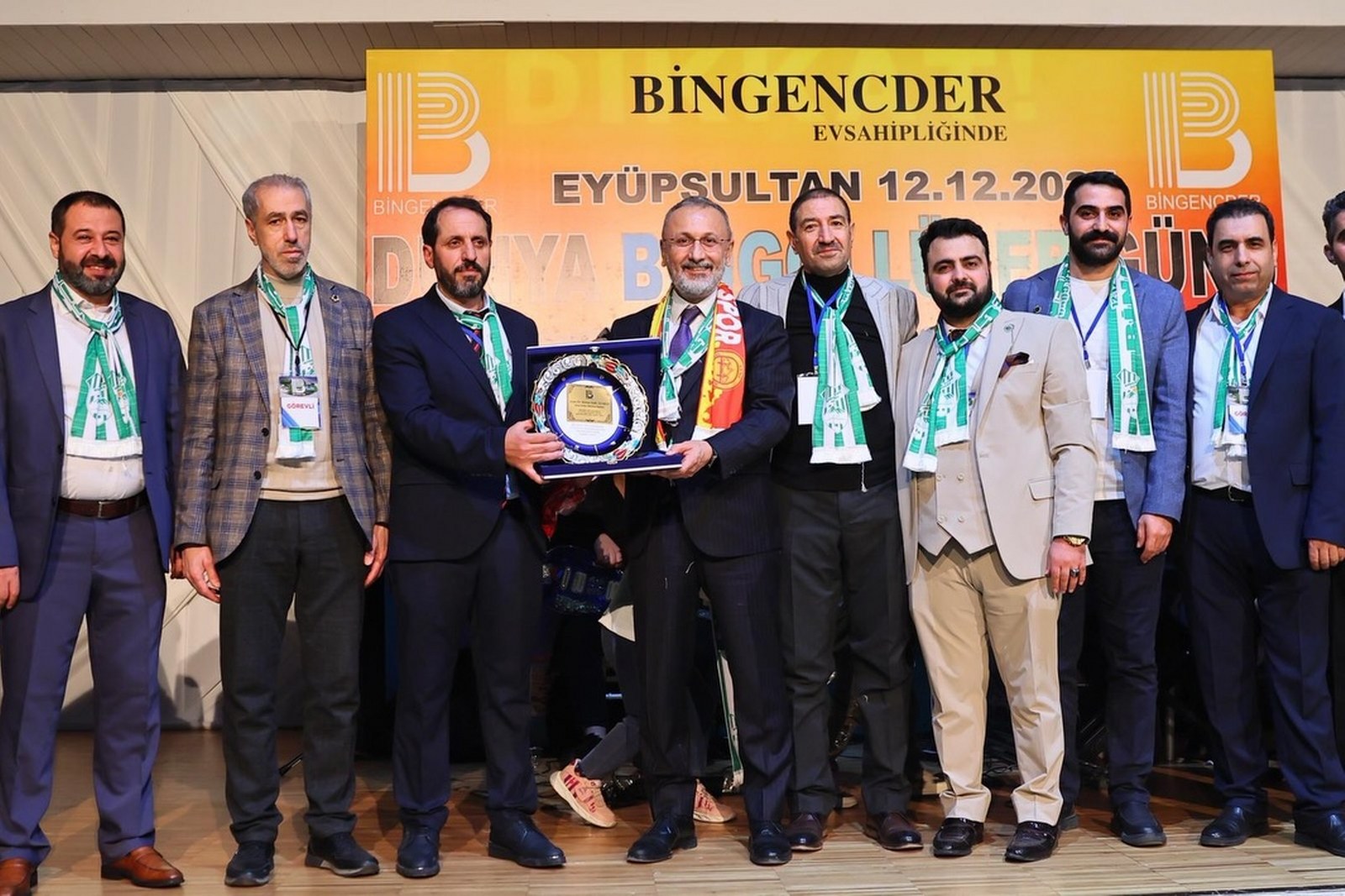 Başkan Özmen, Hemşehri Dernekleriyle Gönül Köprüleri Kurmaya Devam Ediyor Başkan Özmen, Hemşehri Dernekleriyle Gönül Köprüleri Kurmaya Devam Ediyor