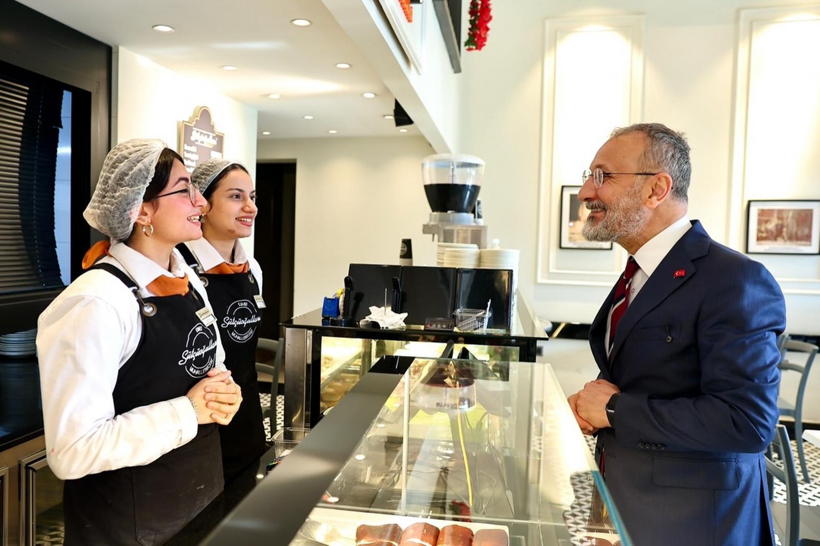 Başkan Özmen, 5. Levent Mahallesi'nde esnafla buluştu