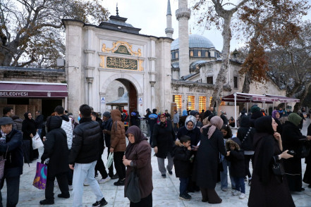 Regaip Kandili Eyüpsultan'da yoğun katılımla gerçekleşti