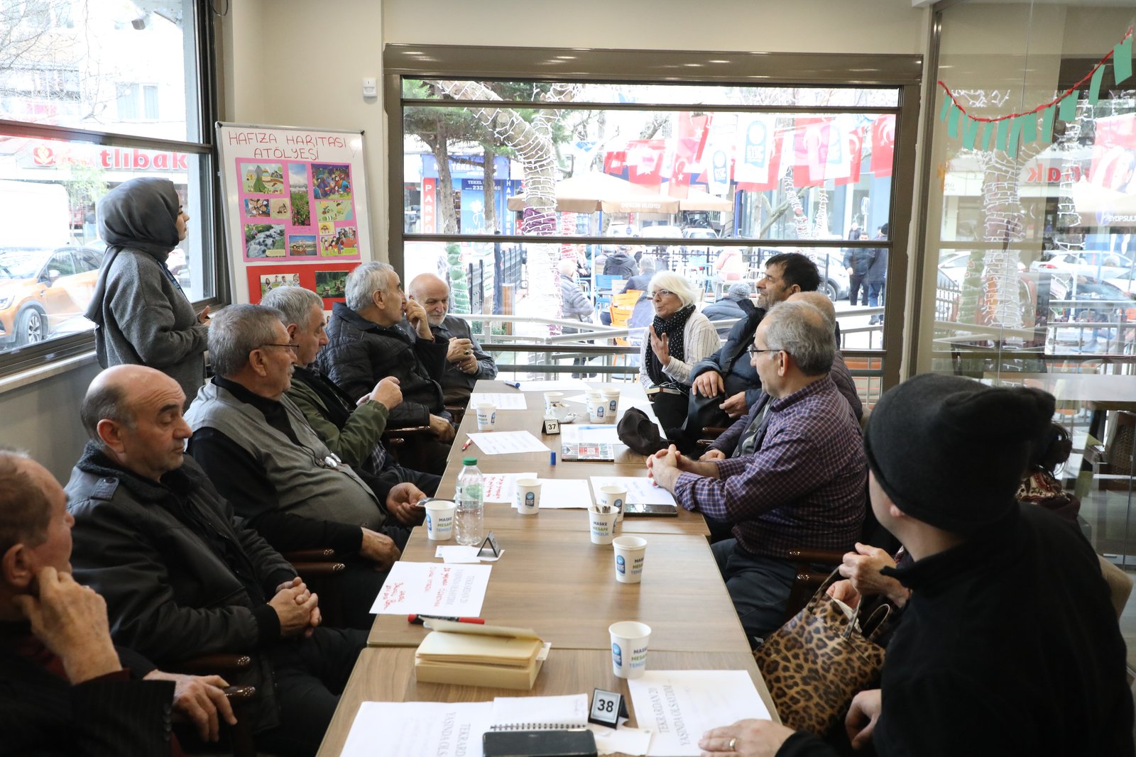 Emekliler Lokali – Hafıza Kafe'de anılar canlandı Emekliler Lokali – Hafıza Kafe'de anılar canlandı