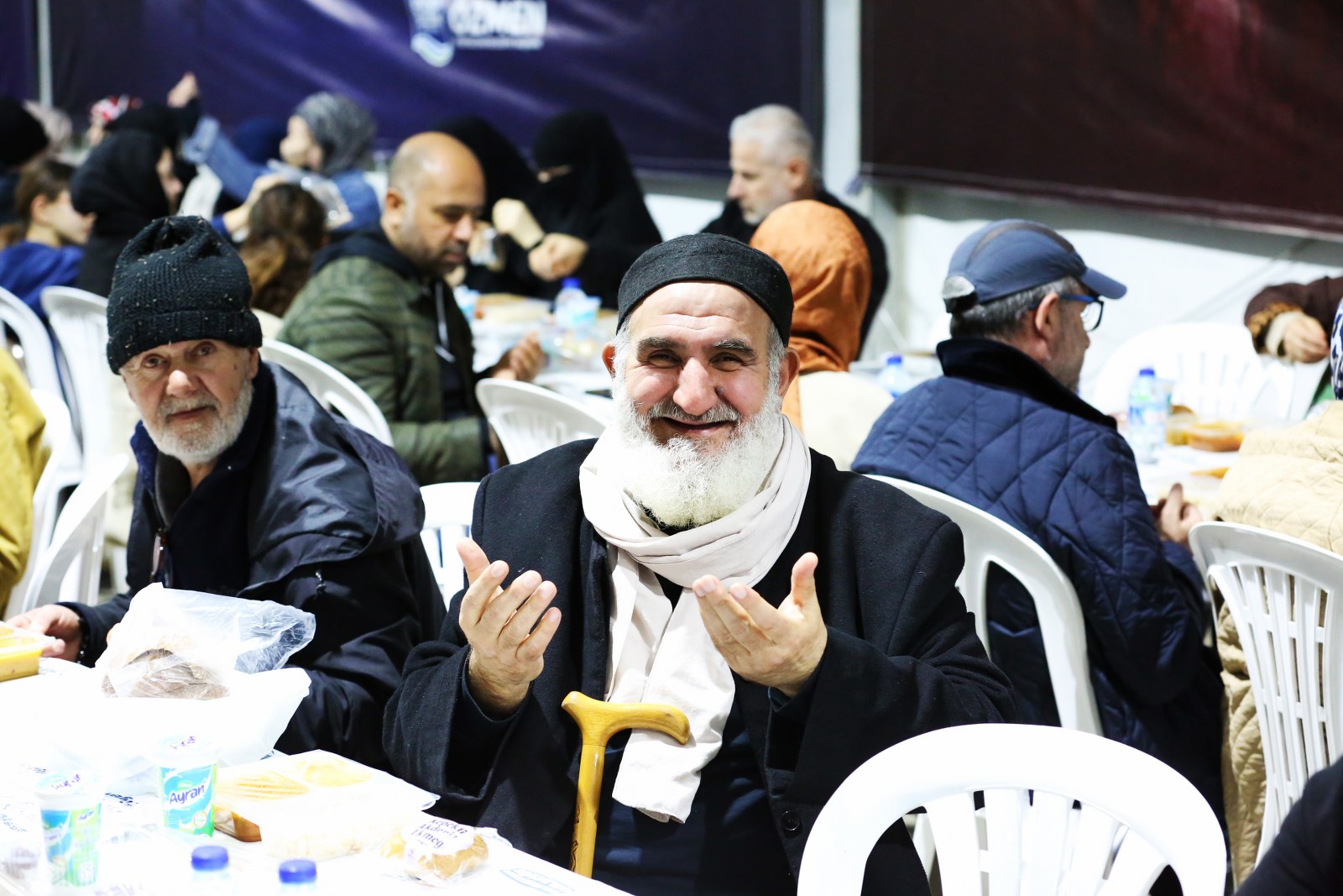 Eyüpsultan'da 7'den 77'ye aynı gönül sofrasında Ramazan bereketi