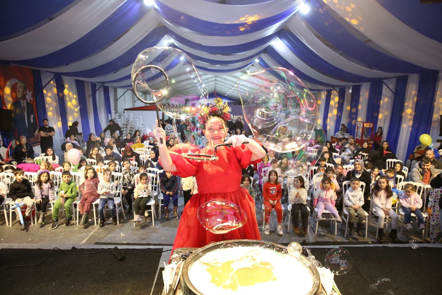 Çocuklar Ramazan Ayı'nın güzelliklerini Eyüpsultan'da yaşıyor Çocuklar Ramazan Ayı'nın güzelliklerini Eyüpsultan'da yaşıyor