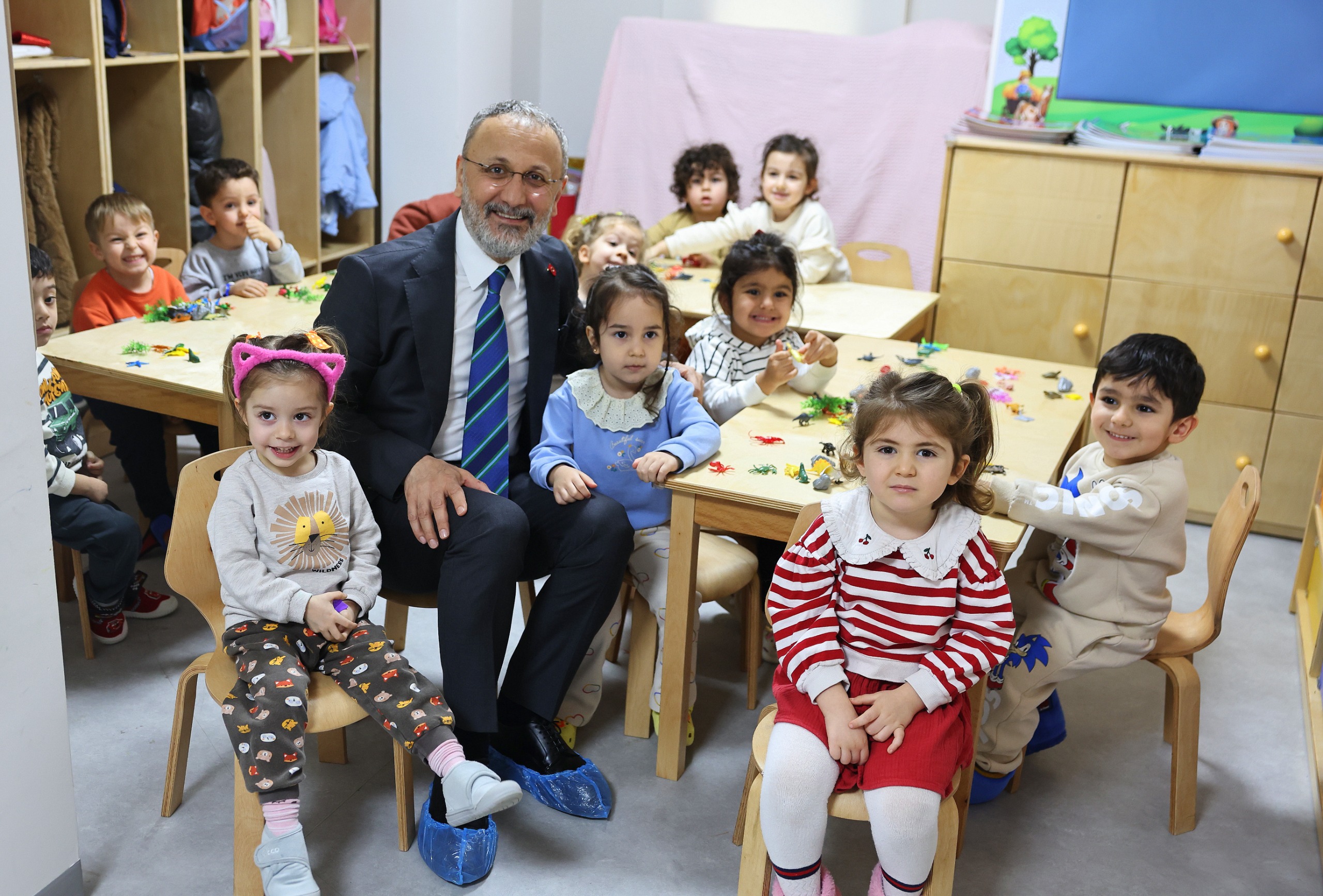 Başkan Mithat Bülent Özmen İslambey'de Yeni Açılan Çocuk Etkinlik Merkezi'ni ziyaret etti