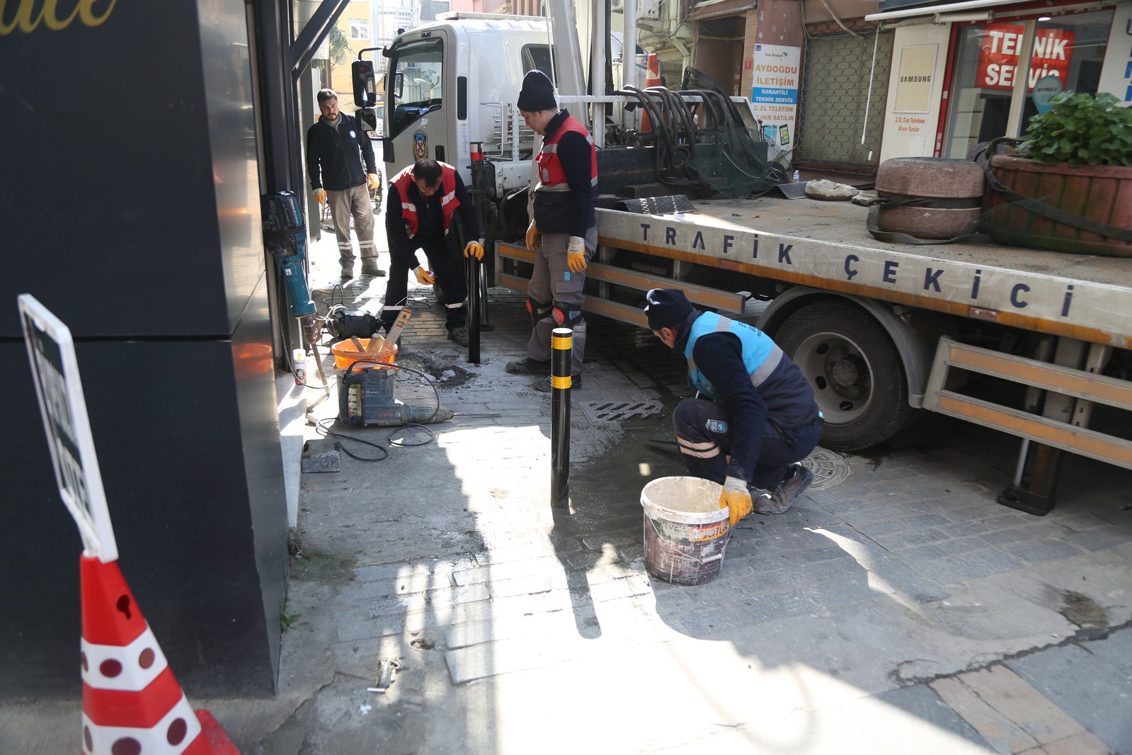 Eyüpsultan'da ulaşım sorunları çözüme kavuşuyor Eyüpsultan'da ulaşım sorunları çözüme kavuşuyor