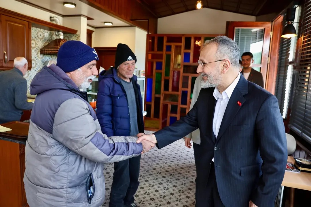 Başkan Özmen Emekliler Lokali – Musiki Kafe'yi ziyaret etti