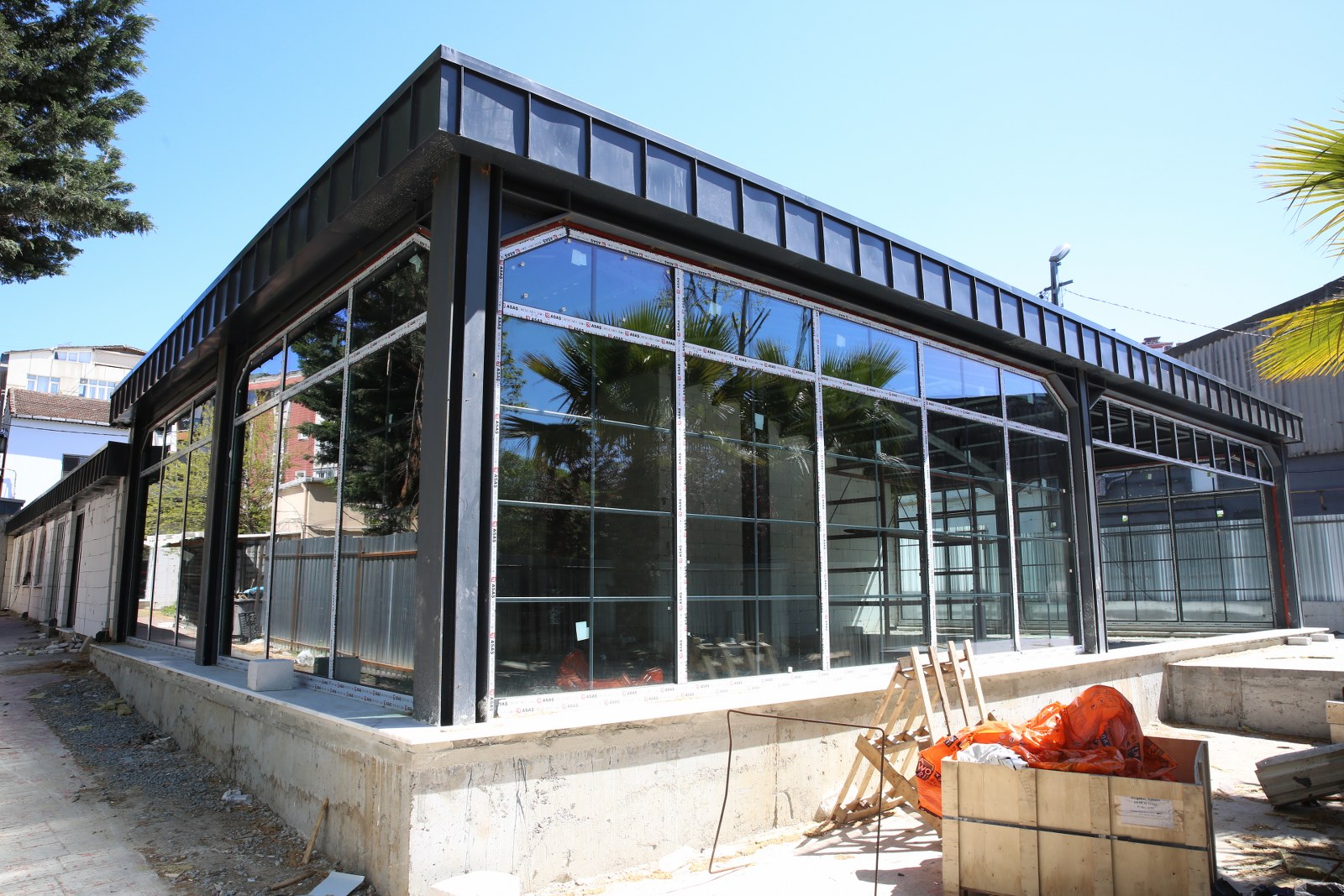 Emniyettepe Sosyal Etkinlik Merkezi'nde çalışmalar aralıksız devam ediyor