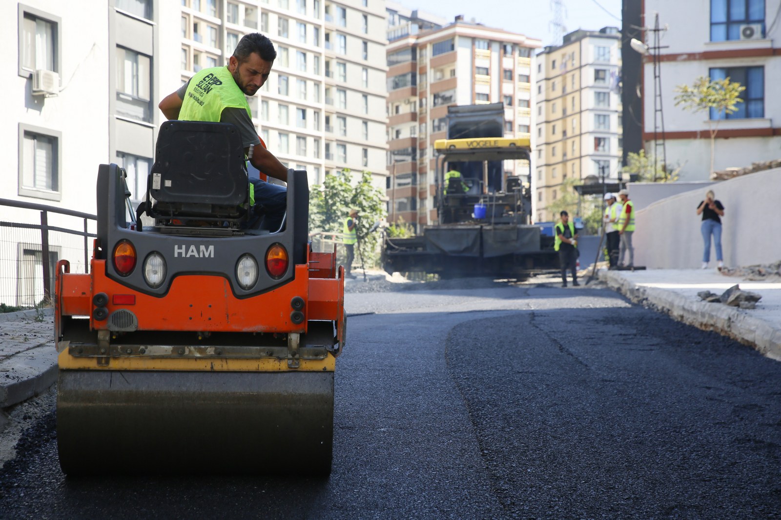 Alibeyköy Ahu Sokak'ta asfalt yenilendi