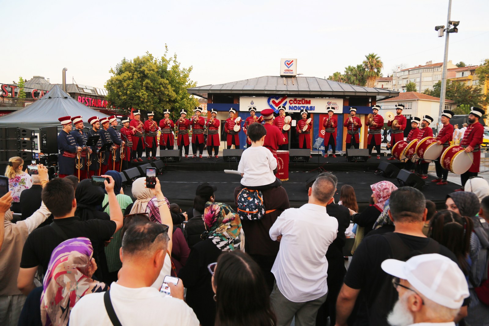 İBB Mehteranı'ndan Eyüpsultan Meydanı'nda coşkulu konser
