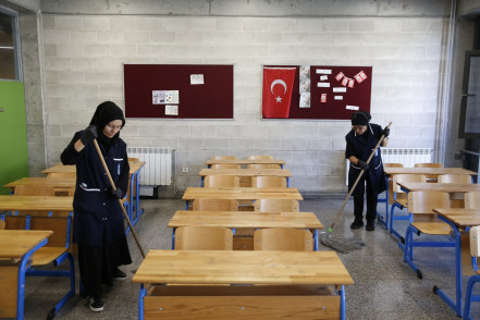 Eyüpsultan'da okullar yeni eğitim yılına hazırlanıyor