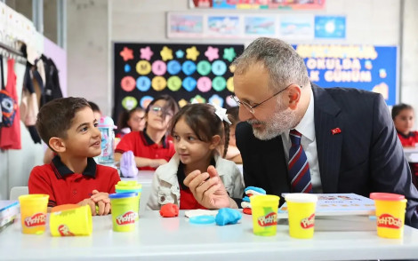 Başkan Özmen, İlköğretim Haftası heyecanını öğrencilerle paylaştı