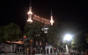 Eyüpsultan Camii Meydanı'nda Sabaha Kadar Nöbet