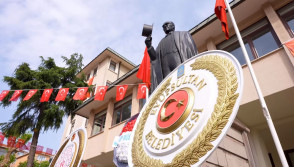 19 Mayıs'ta Atatürk büstüne çelenk sunumu