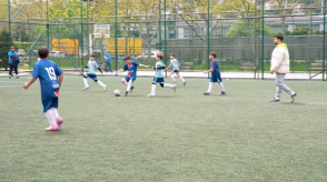 23 Nisan coşkusunu sahaya taşıyan minik sporcularımız takım ruhlarıyla turnuvaya renk kattı.