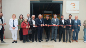 Galeri Eyüpsultan, yeni bir sanat yolculuğuna kapılarını açtı.