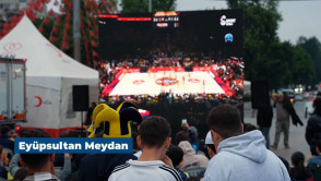 Final heyecanı Eyüpsultan'da dev ekranlarda yaşandı.
